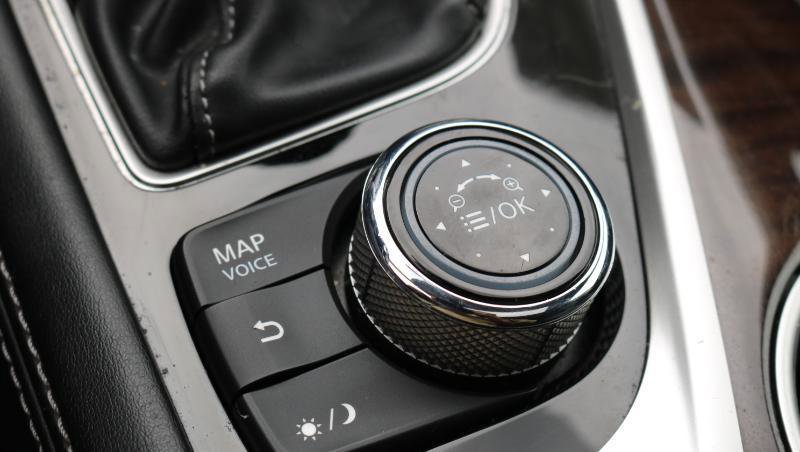 Used 2018 INFINITI Q50 Luxe w/ Essential Package (3.0T Luxe) image 9