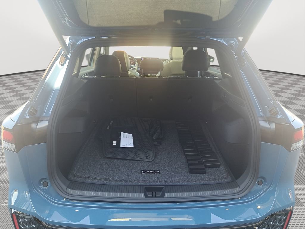New 2025 Volkswagen Tiguan SE R-Line image 20