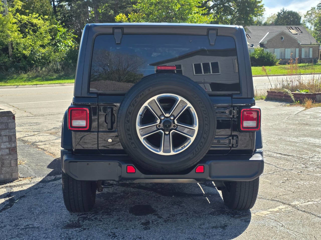 Used 2020 Jeep Wrangler Unlimited Sahara image 5