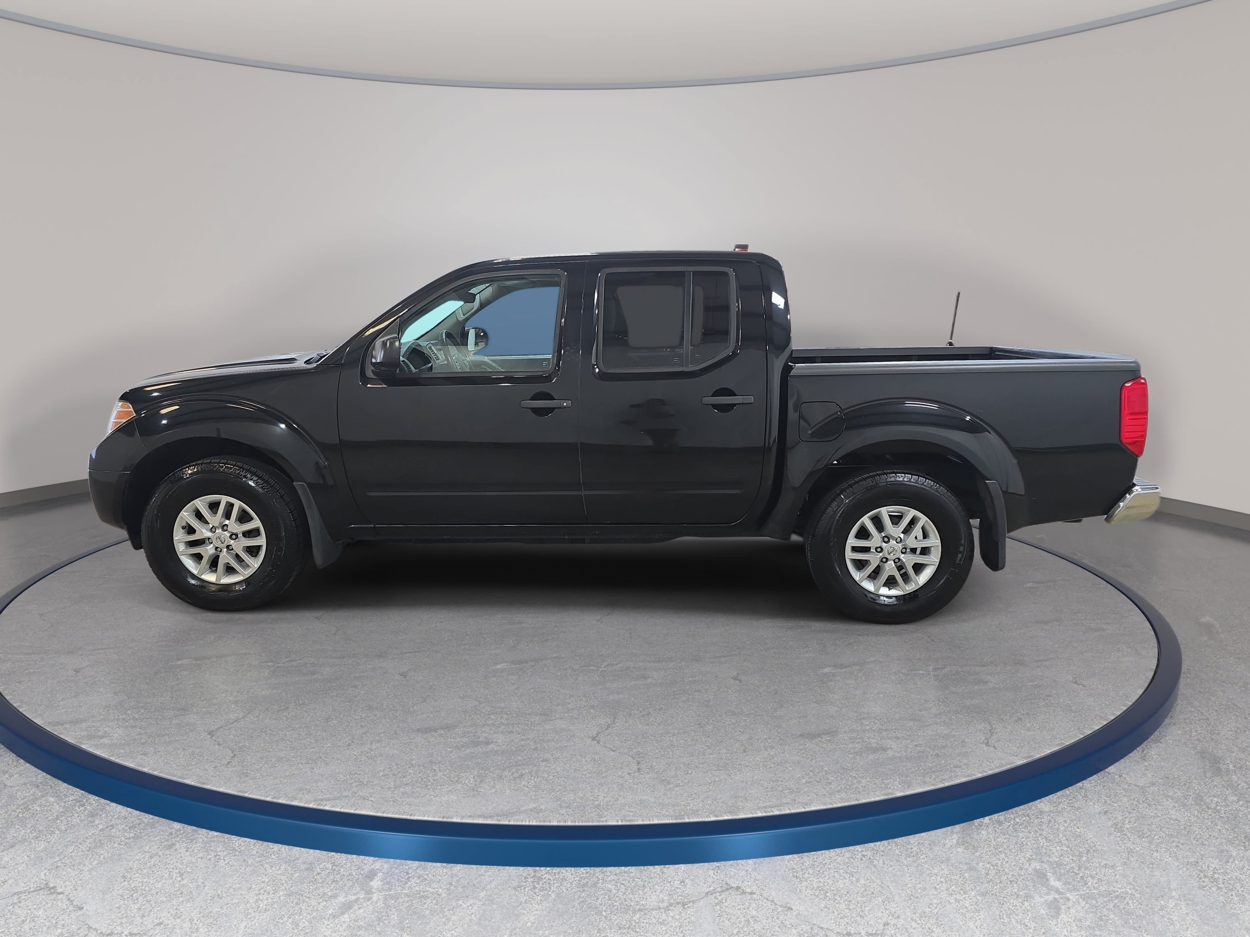 Used 2018 Nissan Frontier SV AWD/4WD image 9