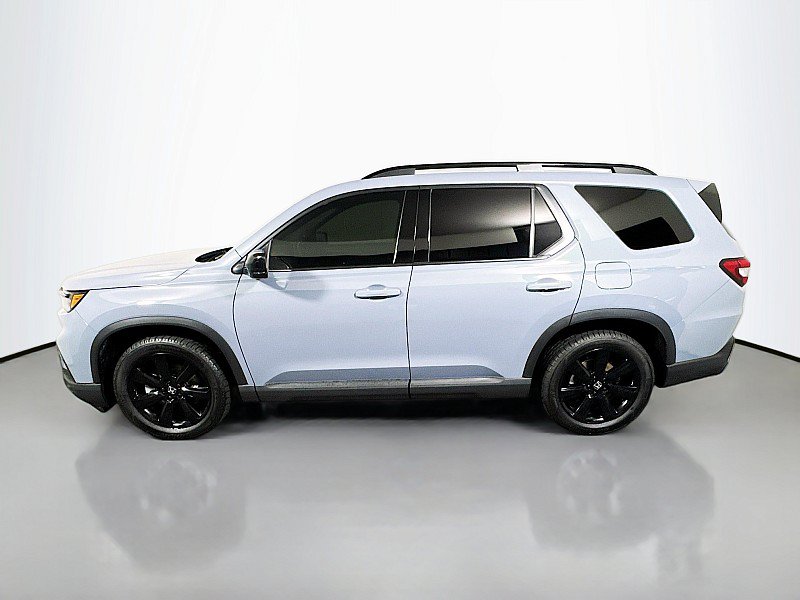 Used 2025 Honda Pilot Black Edition image 4