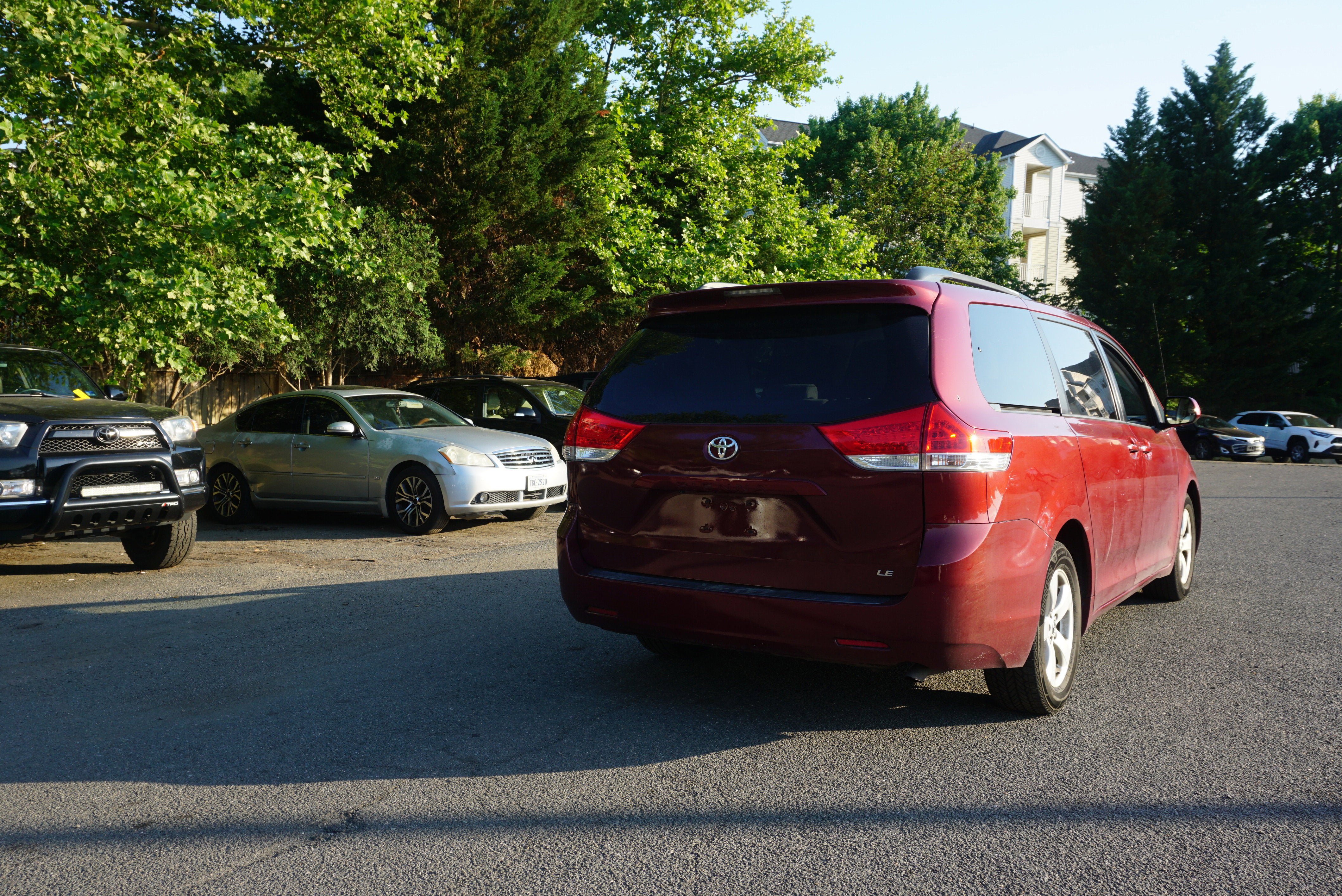 Used 2013 Toyota Sienna LE w/ Towing Pkg FWD image 4
