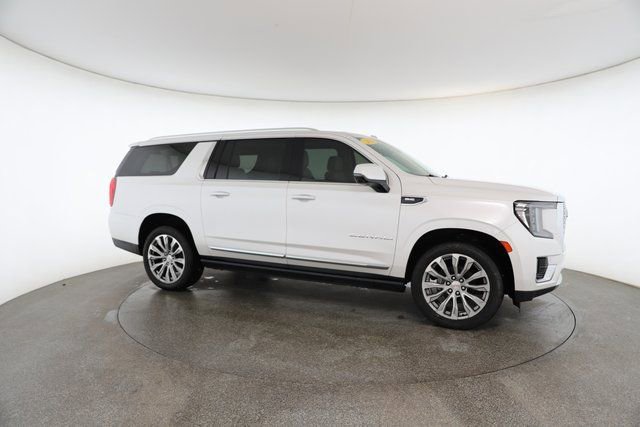Used 2023 GMC Yukon XL Denali image 24