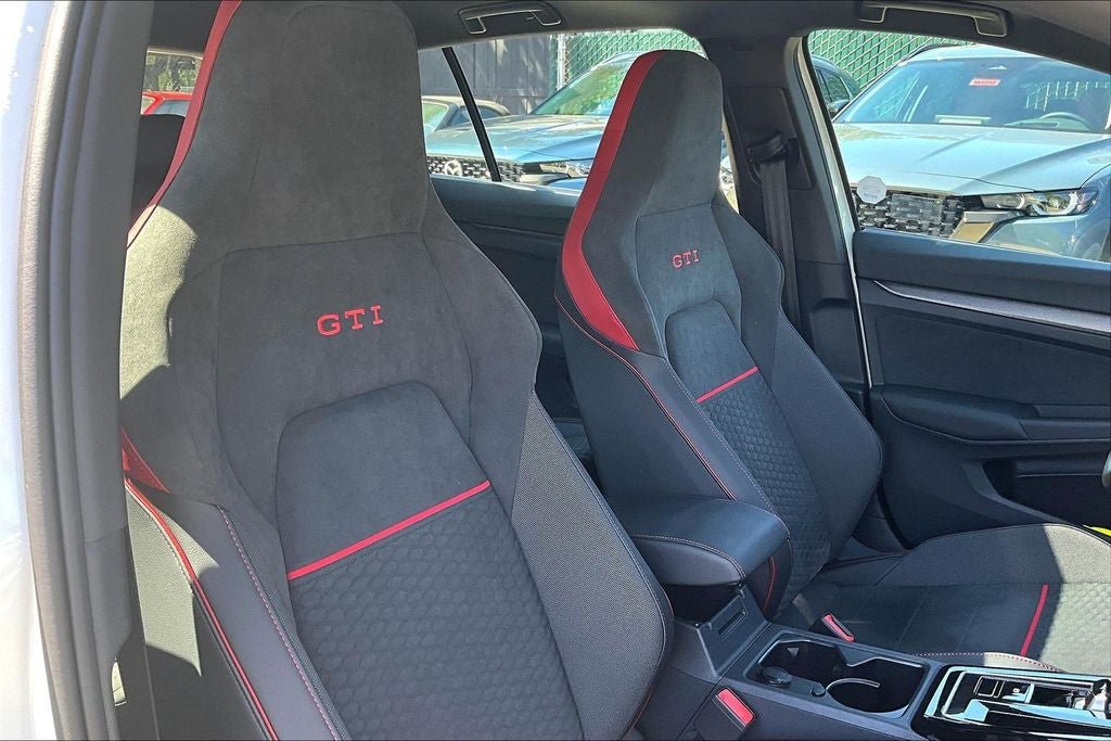 New 2026 Volkswagen GTI SE FWD image 6