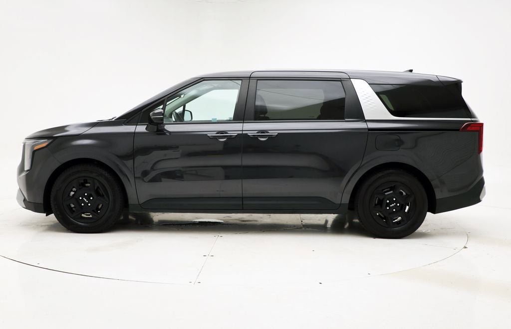 Used 2025 Kia Carnival FWD image 5