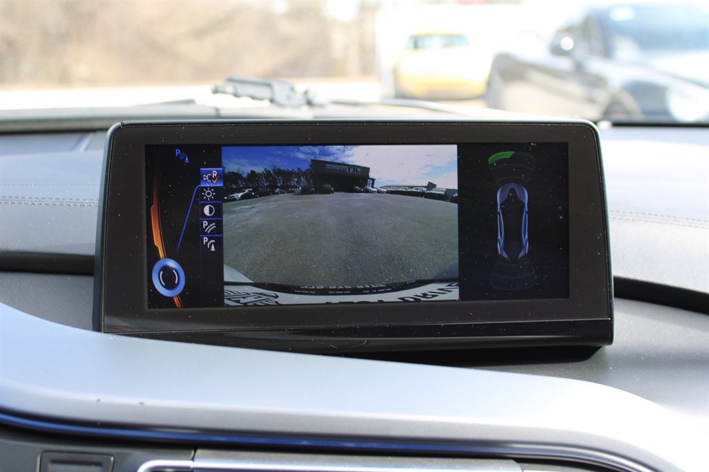 Used 2015 BMW i8 image 23