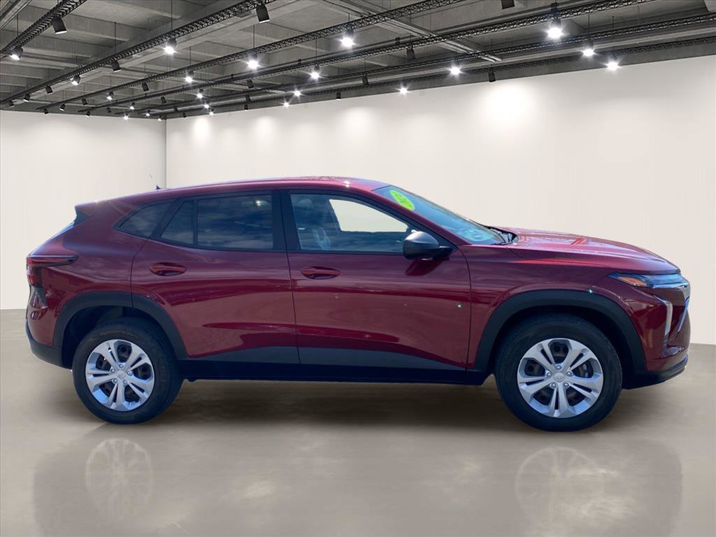 Used 2024 Chevrolet Trax LS FWD image 8