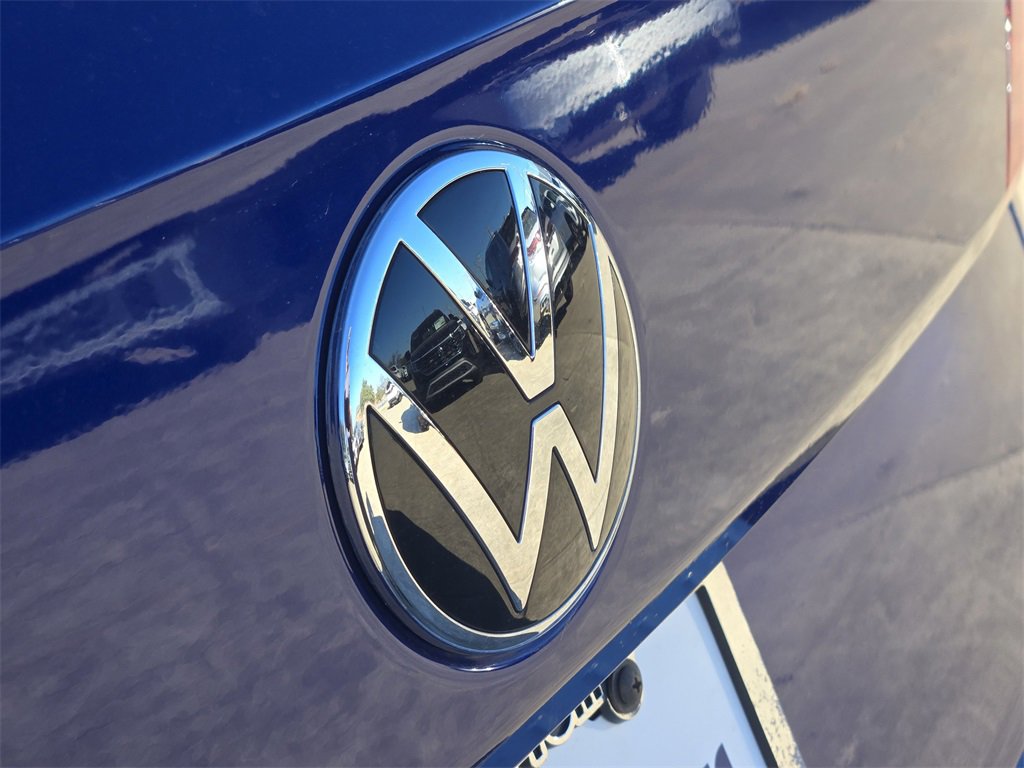 Used 2024 Volkswagen Taos SE image 11