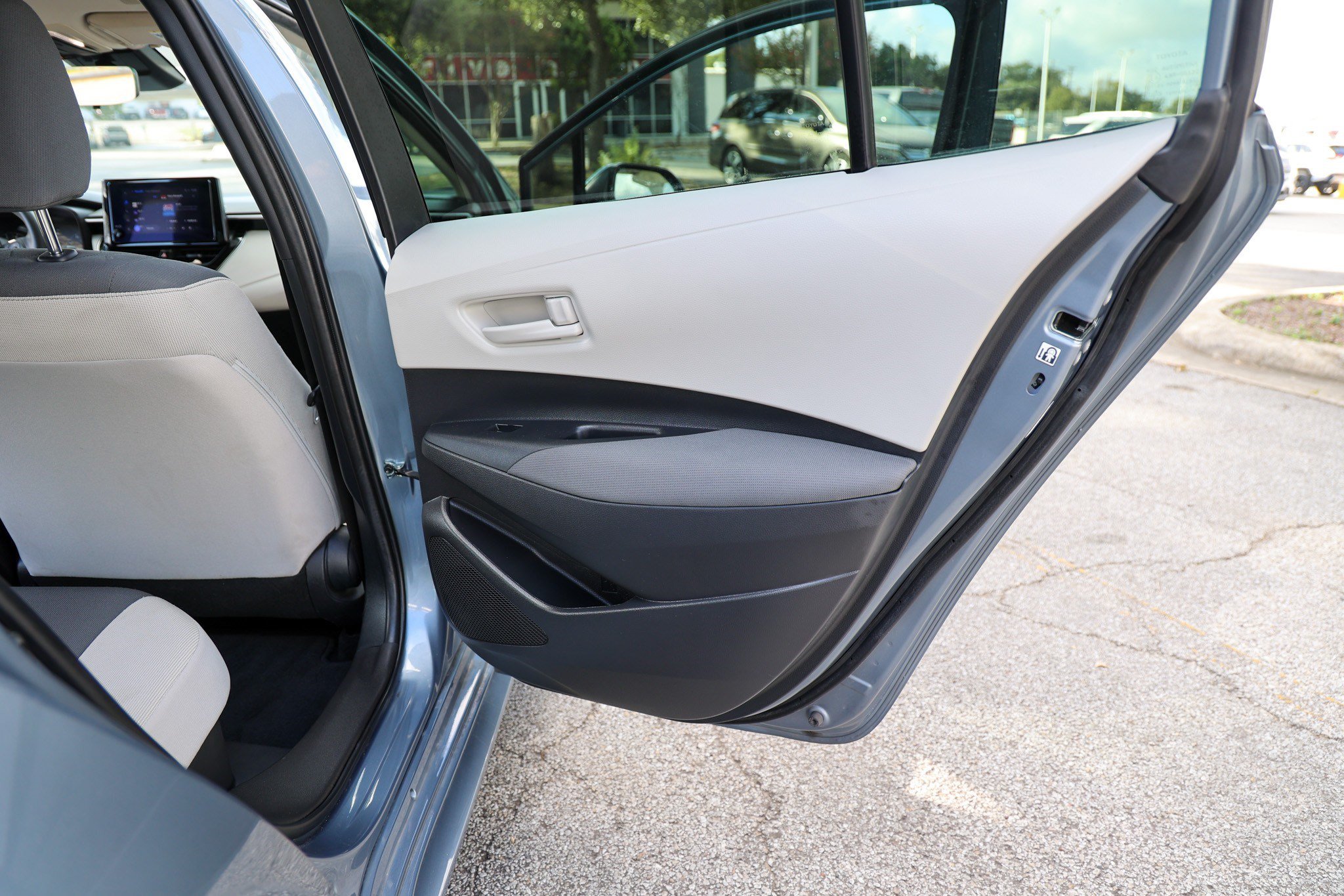 Certified 2025 Toyota Corolla LE FWD image 38