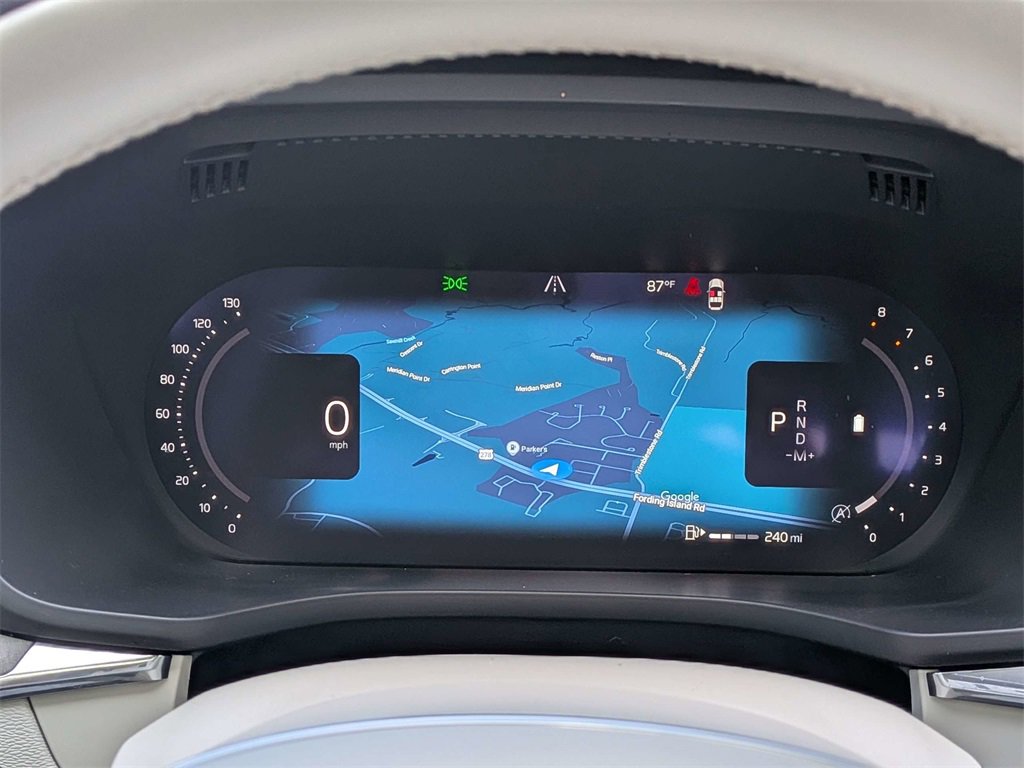 Certified 2023 Volvo XC60 B5 Ultimate w/ Climate Package image 28