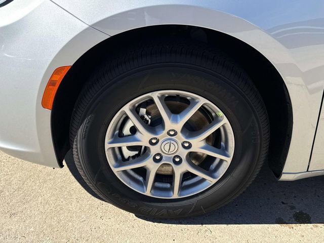 New 2026 Chrysler Pacifica Select image 3