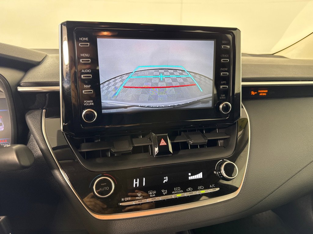 Used 2020 Toyota Corolla LE image 15