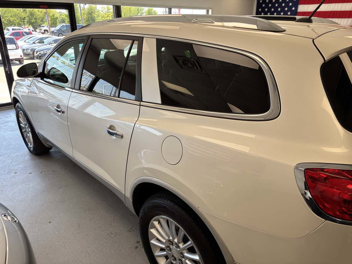 Used 2009 Buick Enclave CXL w/ Driver Confidence Package image 11