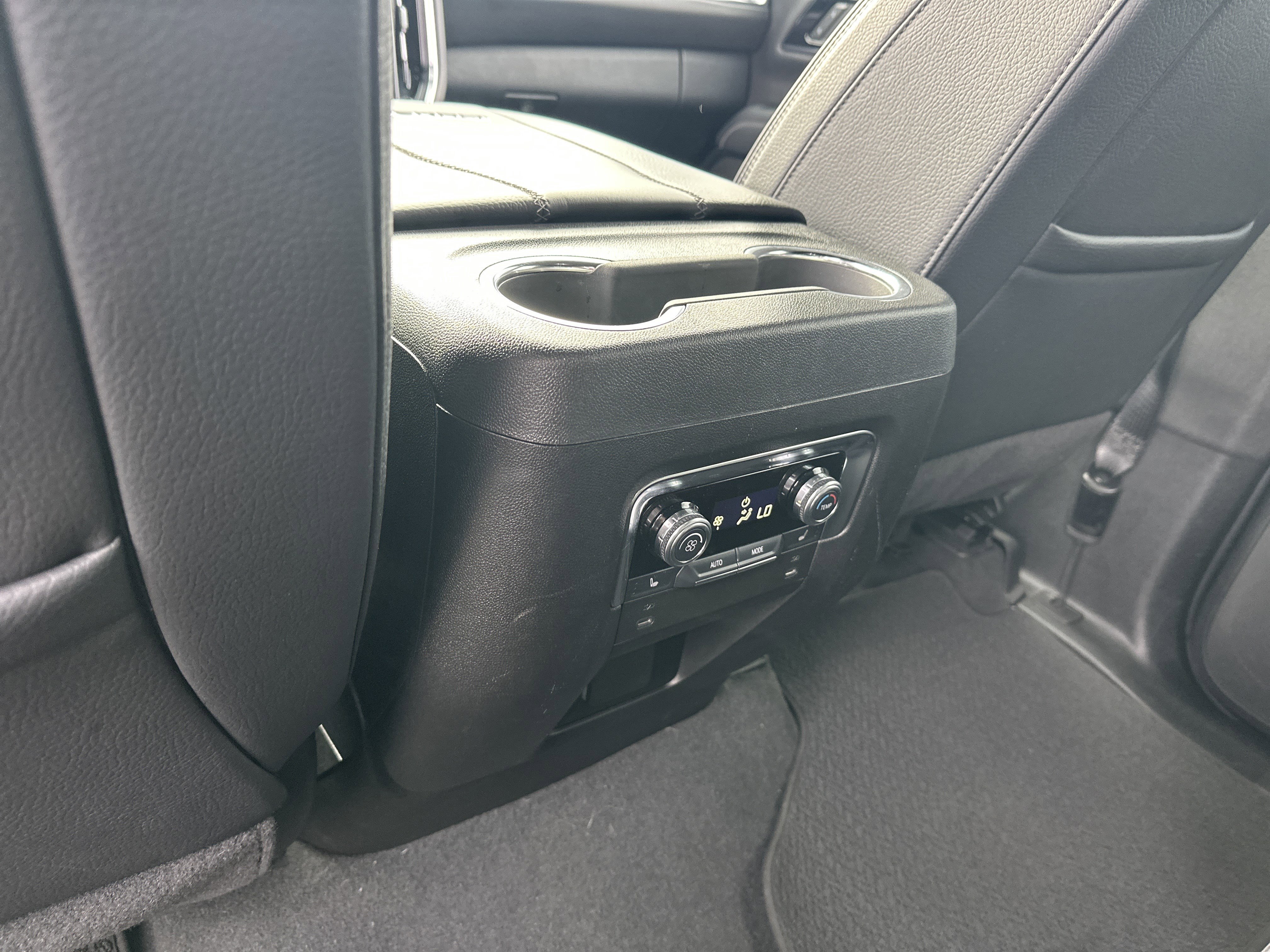 Certified 2025 GMC Yukon XL Denali image 14