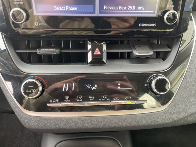 Used 2022 Toyota Corolla LE image 14