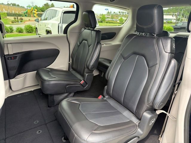 Used 2023 Chrysler Pacifica Touring-L FWD image 25