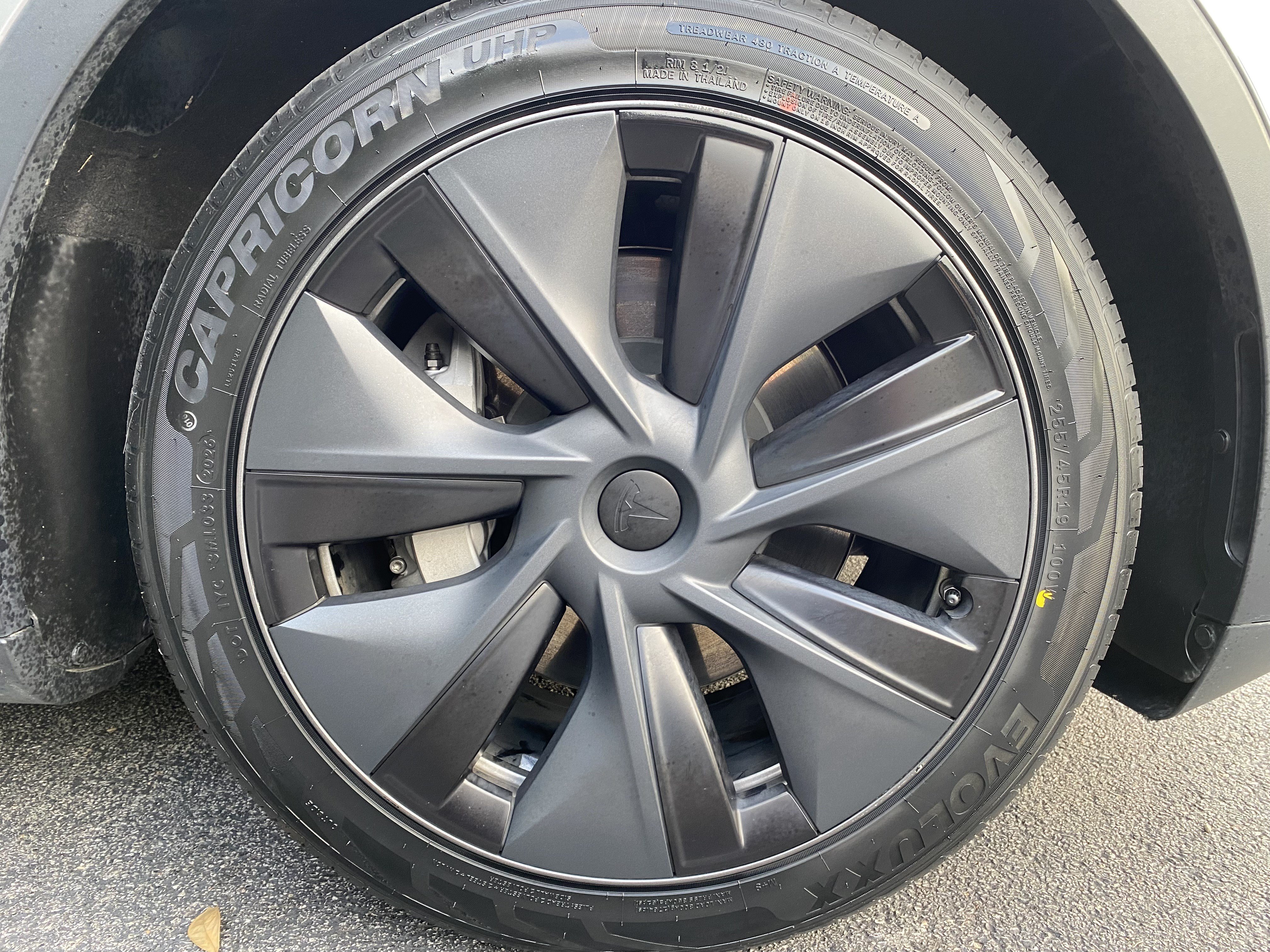 Used 2024 Tesla Model Y Long Range AWD/4WD image 13