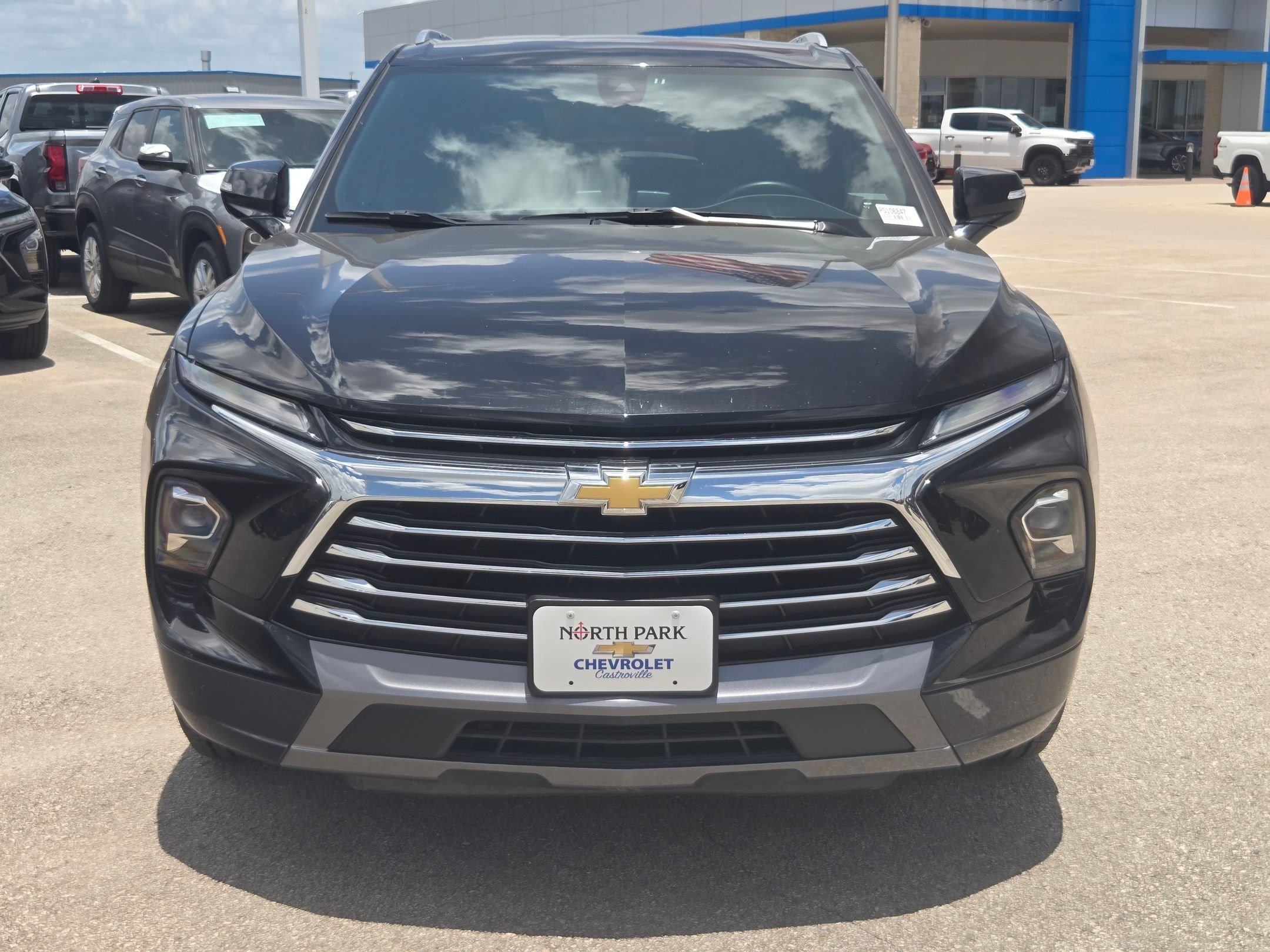 Used 2023 Chevrolet Blazer Premier FWD image 8