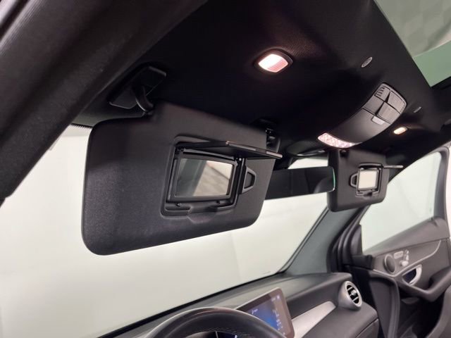 Used 2022 Mercedes-Benz GLC 300 image 36