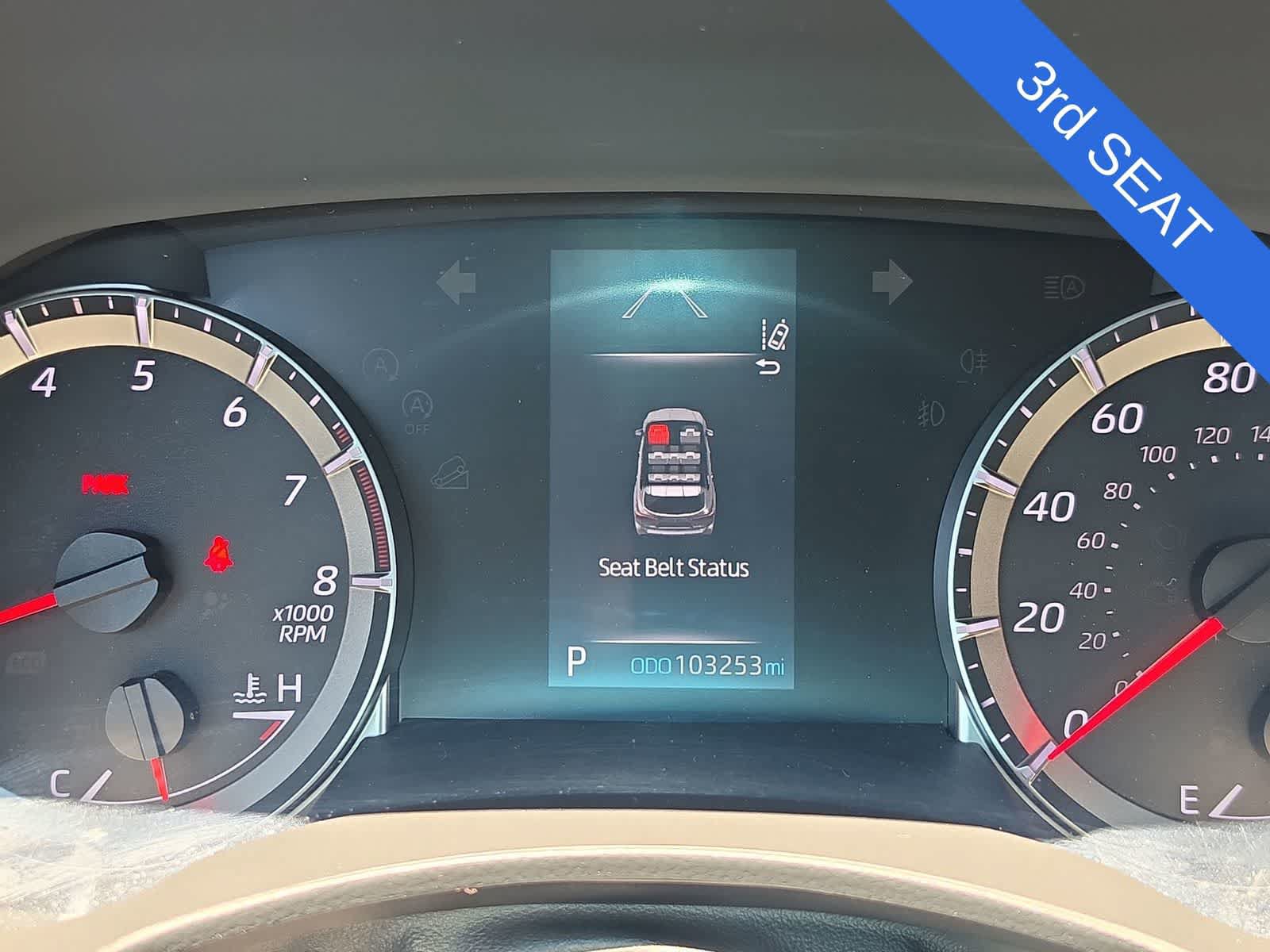 Used 2021 Toyota Highlander LE FWD image 22