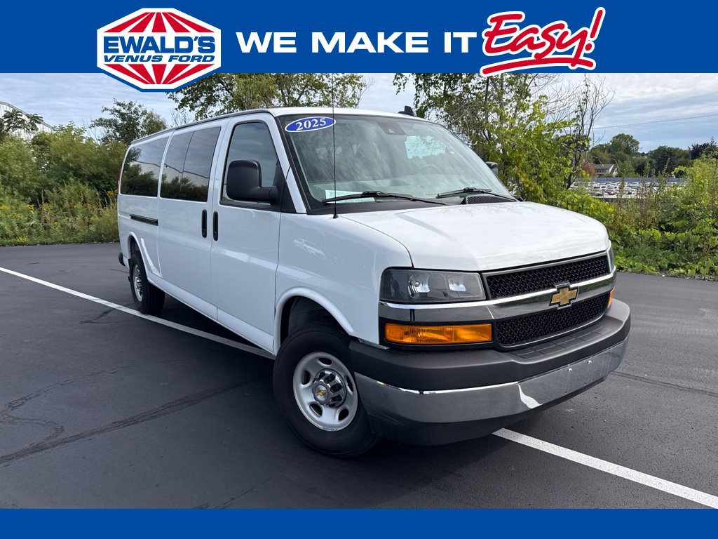Used 2025 Chevrolet Express 3500 LT w/ LT Preferred Equipment Group RWD image 1