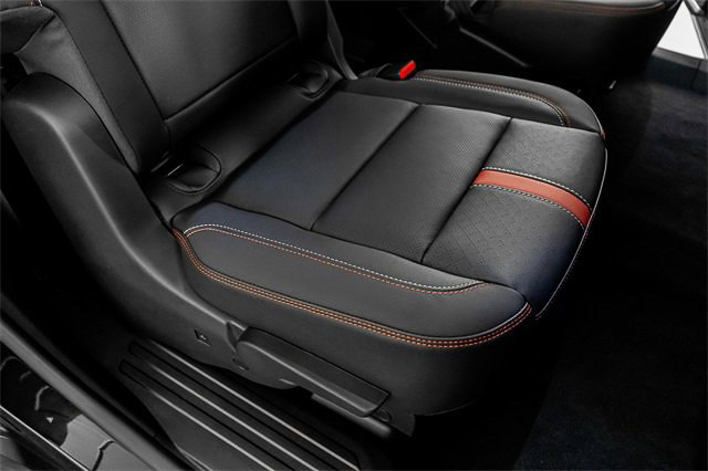 Used 2026 Chevrolet Traverse RS image 30