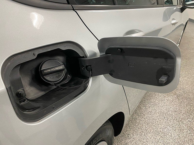 Used 2017 Chevrolet Cruze LS image 29