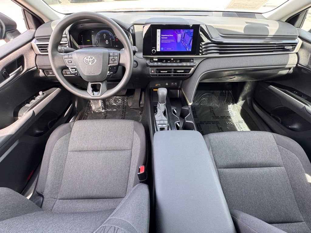 Used 2025 Toyota Camry LE w/ Convenience Package image 27
