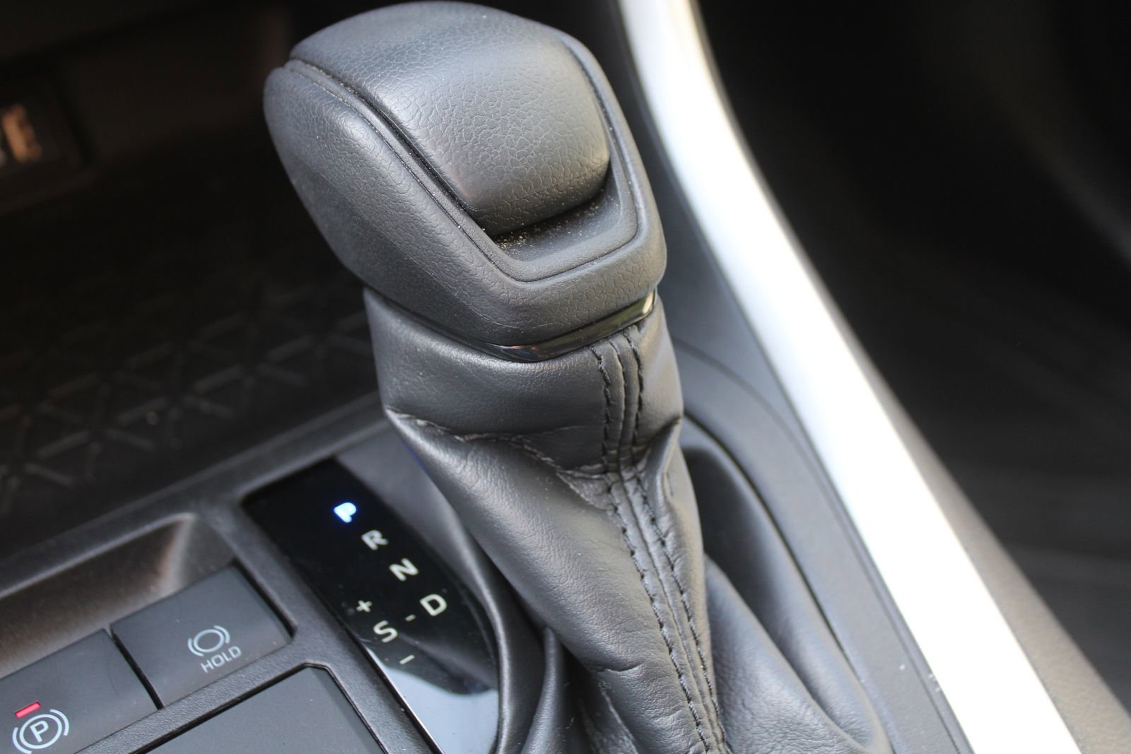 Used 2024 Toyota RAV4 XLE AWD/4WD image 34