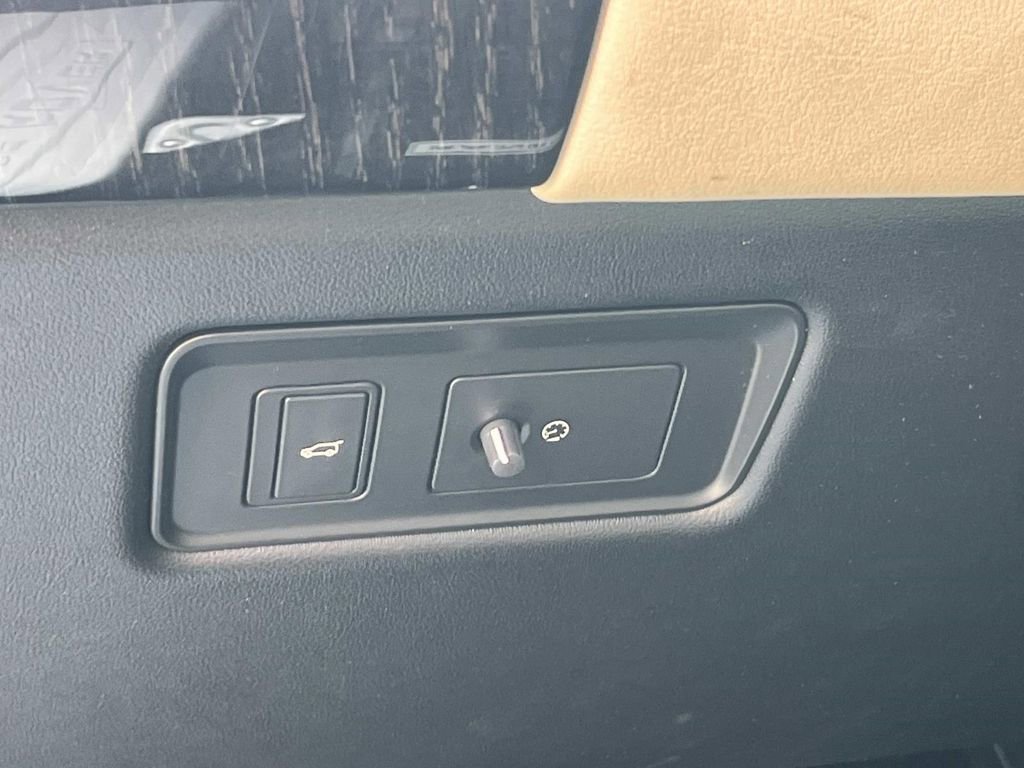 Used 2020 Land Rover Range Rover Sport HSE image 27