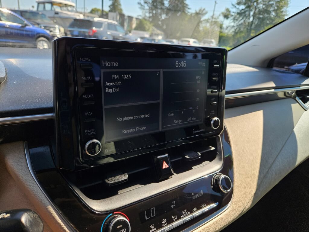 Used 2022 Toyota Corolla LE FWD image 18