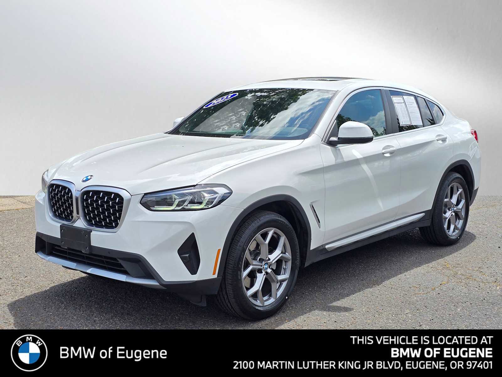 Used 2025 BMW X4 xDrive30i AWD/4WD image 7