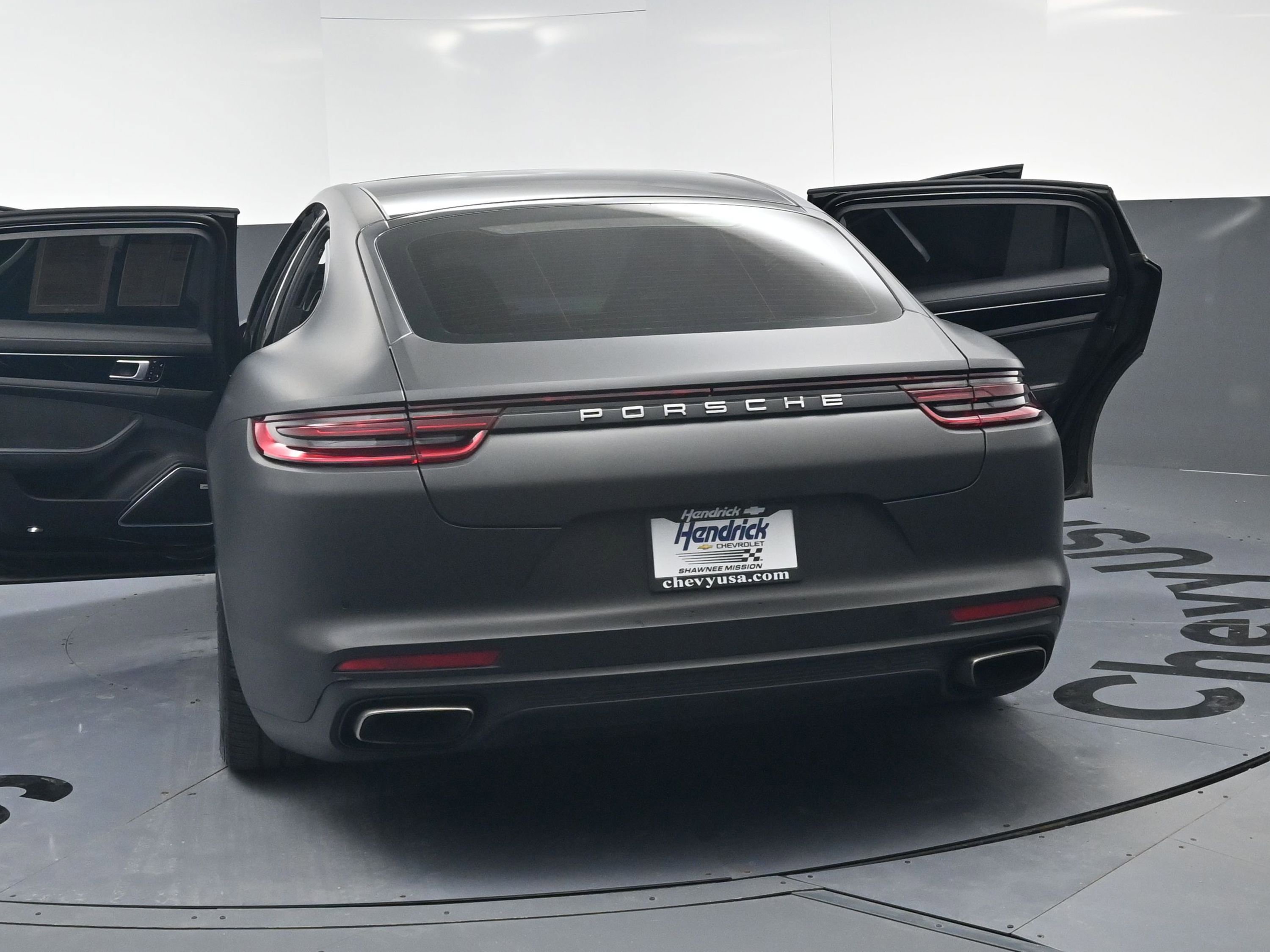 Used 2018 Porsche Panamera 4 Executive image 28