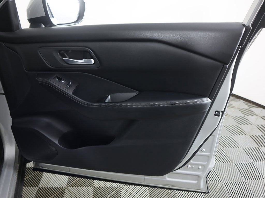 Used 2024 Nissan Rogue SV AWD/4WD image 22