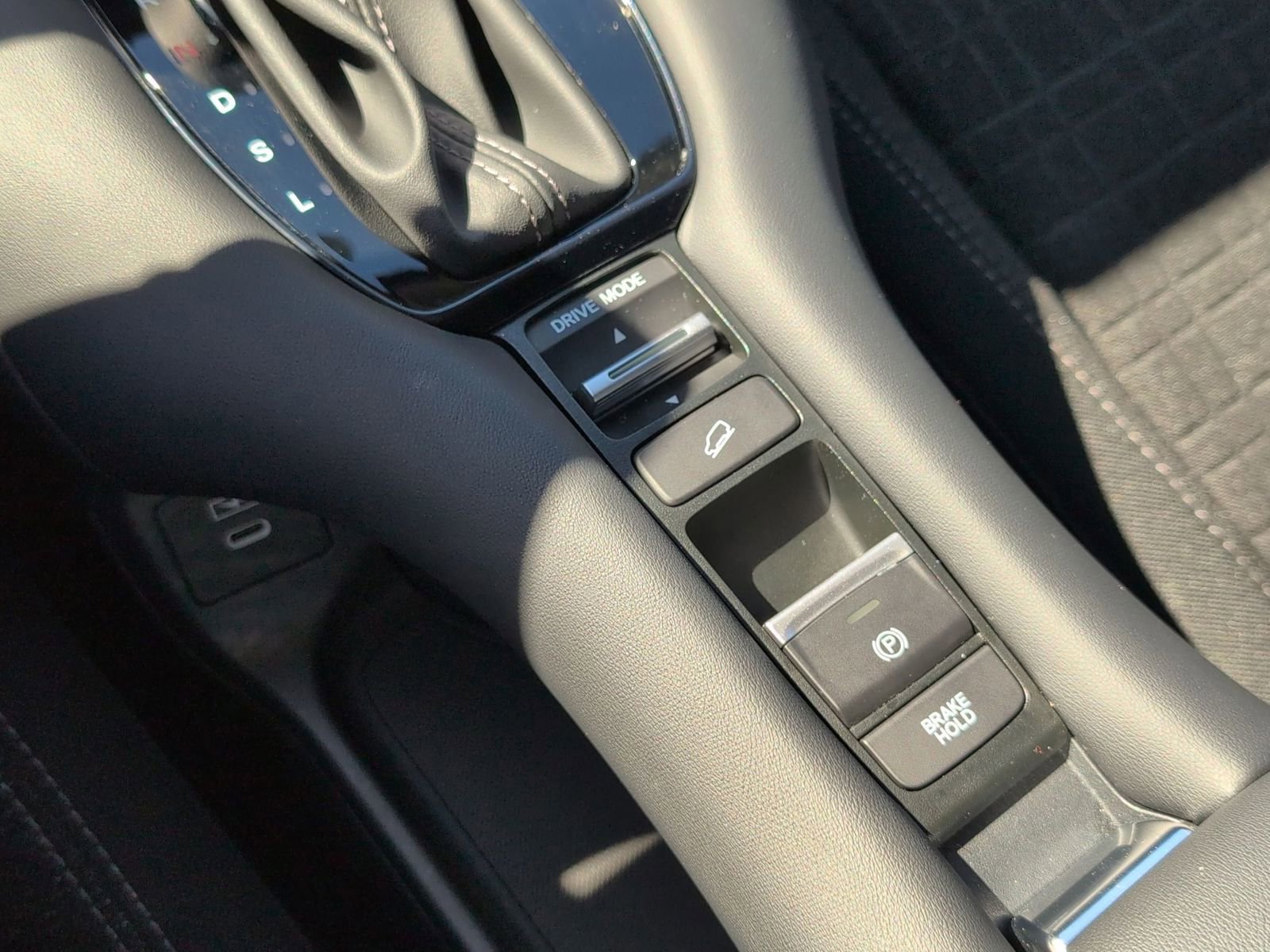 Used 2026 Honda HR-V LX image 21