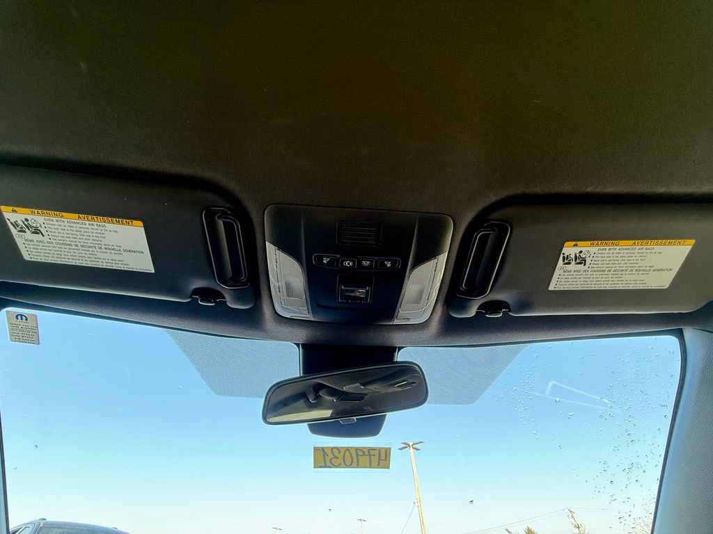 Used 2021 Toyota Corolla SE w/ Special Edition image 28