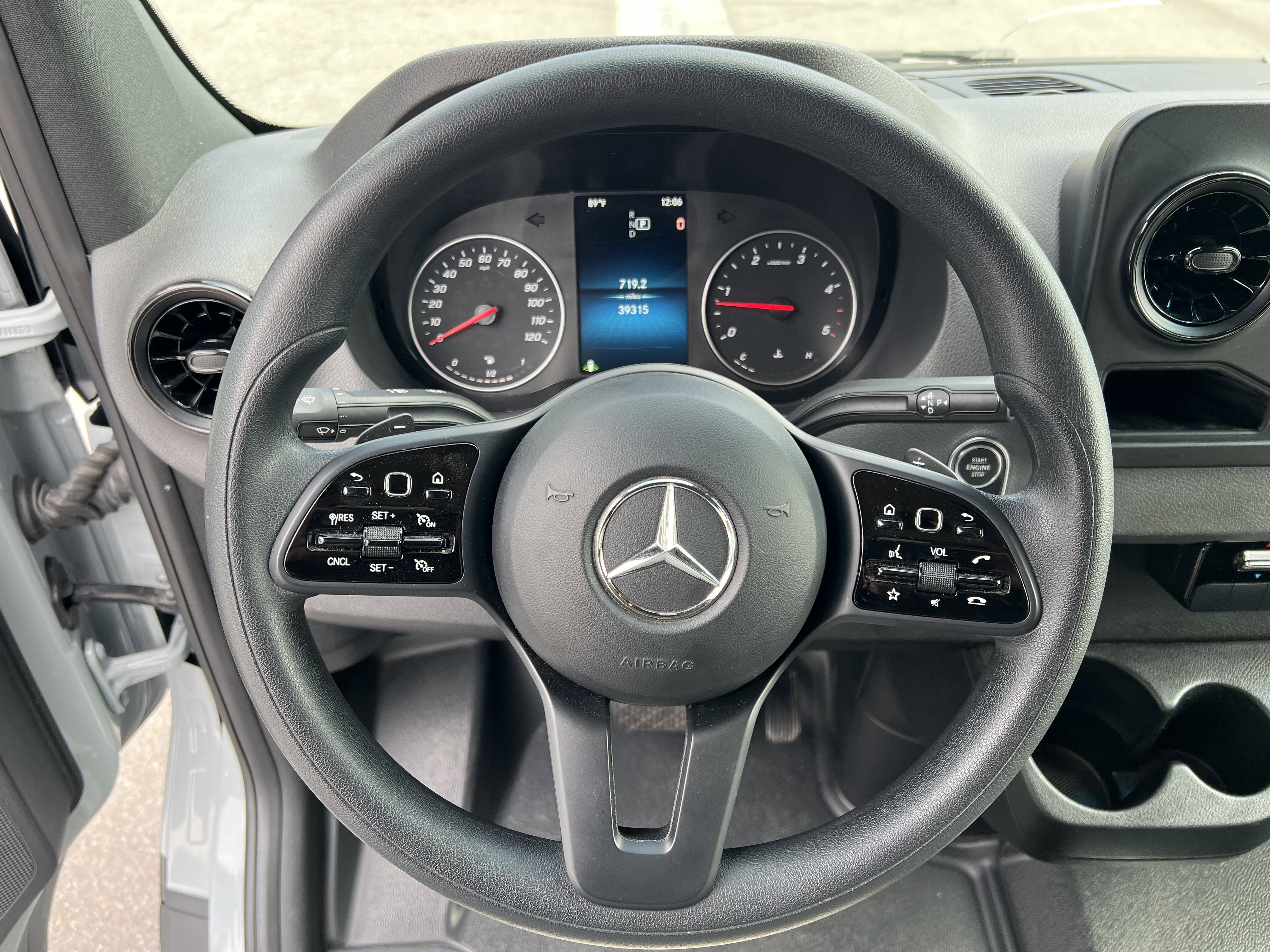 Used 2022 Mercedes-Benz Sprinter 2500 image 29
