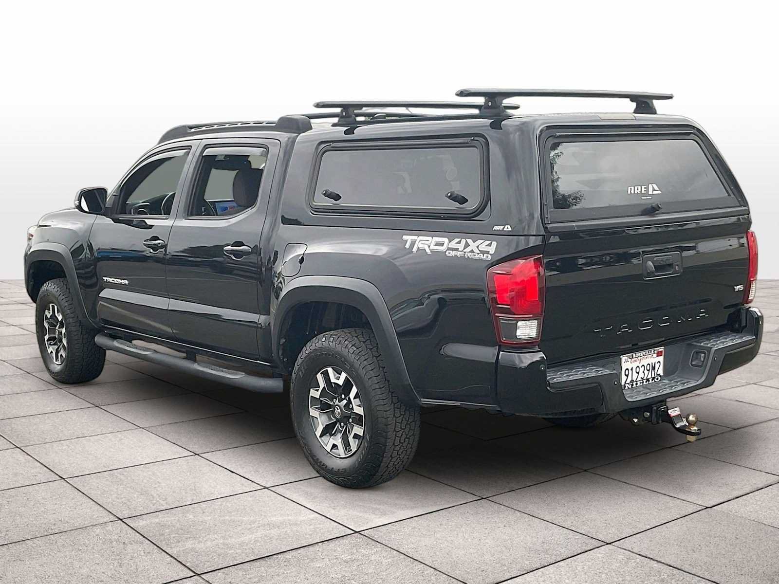 Used 2018 Toyota Tacoma TRD Off-Road w/ Technology Package AWD/4WD image 14