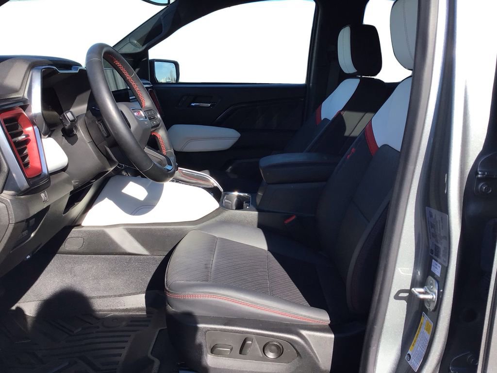 Used 2024 GMC Canyon AT4X image 9