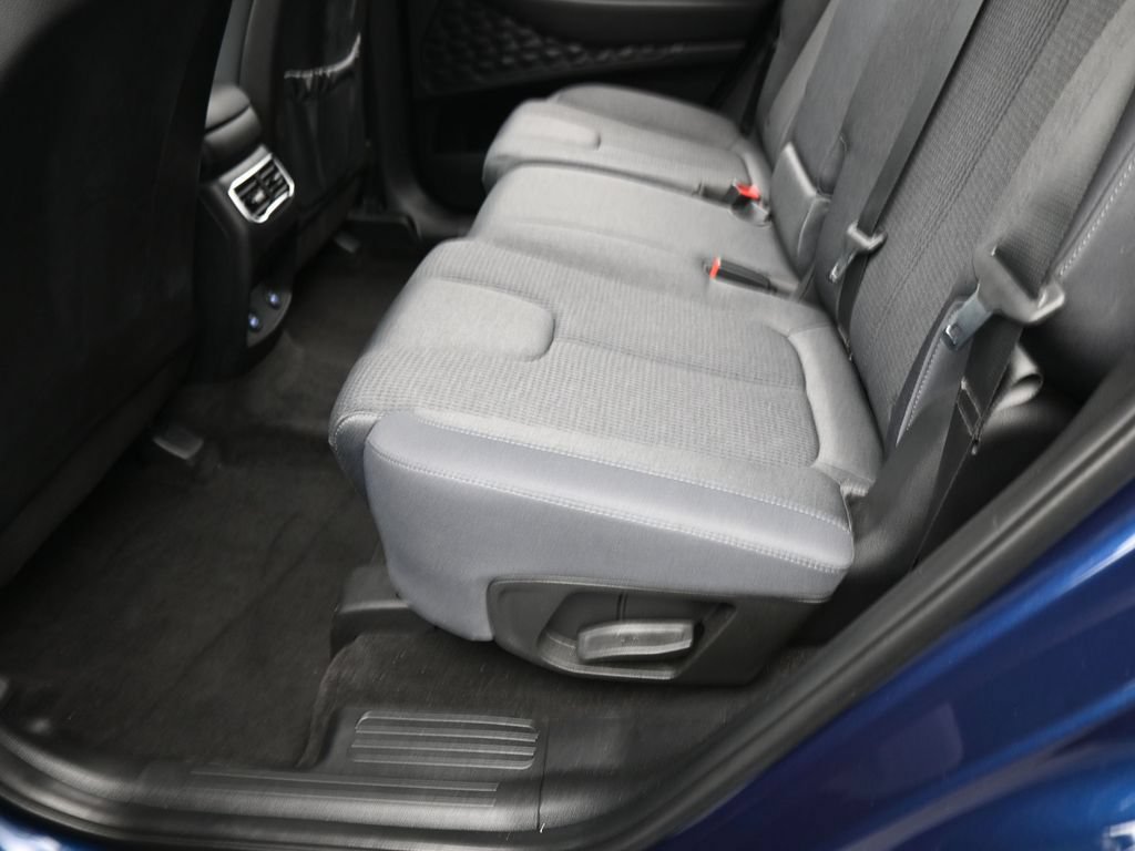 Used 2023 Hyundai Santa Fe SE FWD image 29