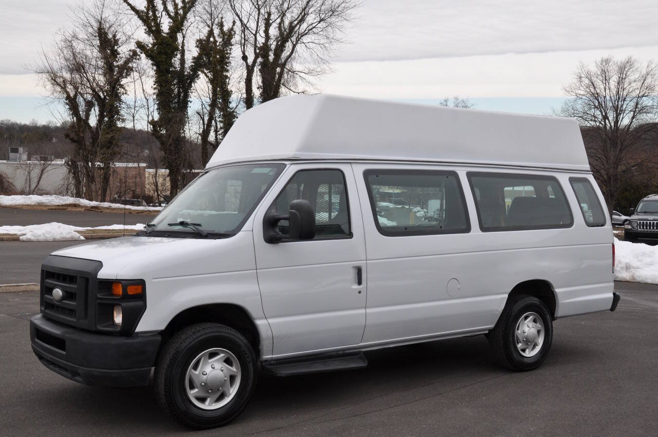 Used 2014 Ford E-250 and Econoline 250 Extended w/ Power Group RWD image 2