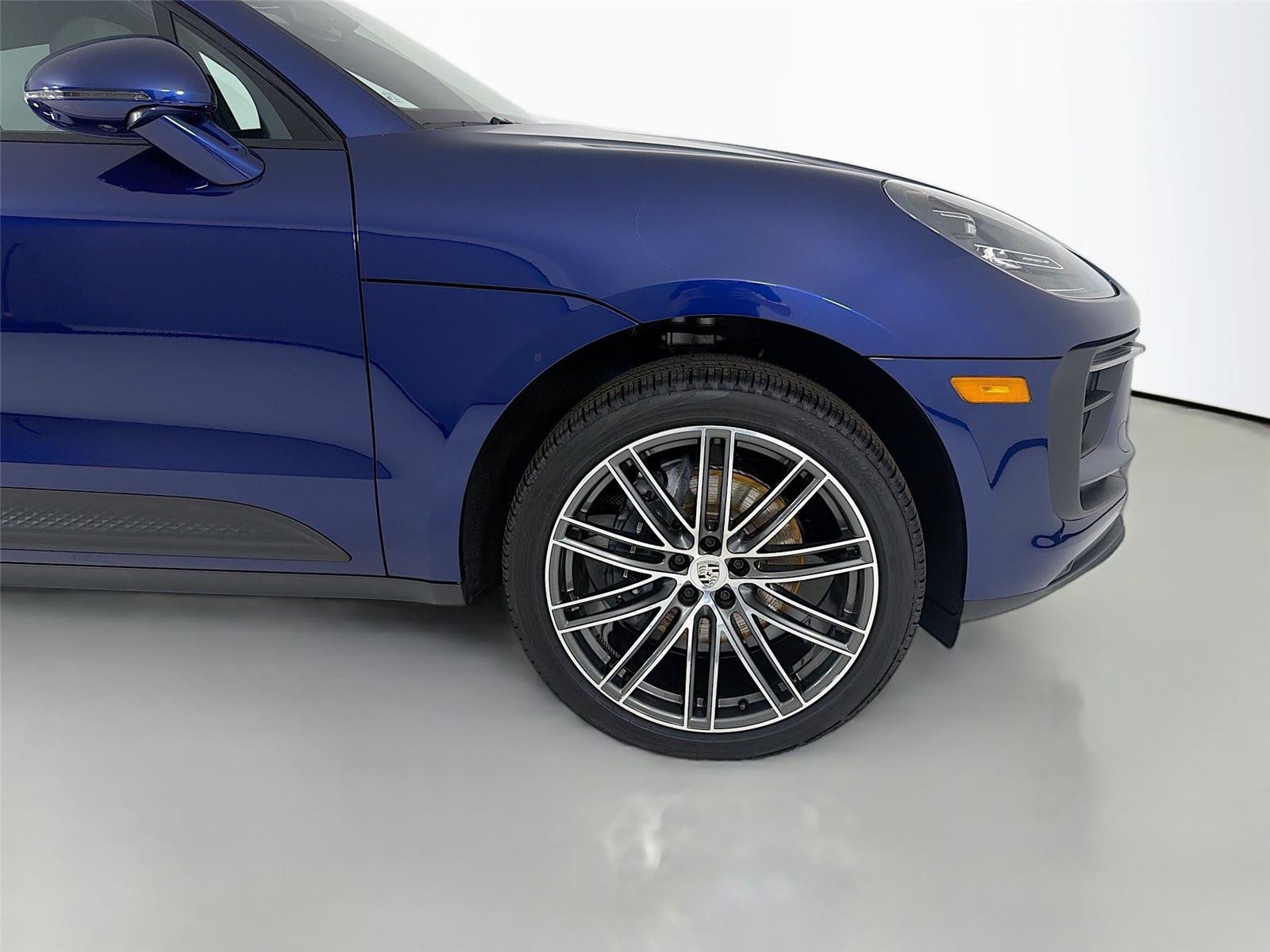 Certified 2026 Porsche Macan Turbo AWD/4WD image 30