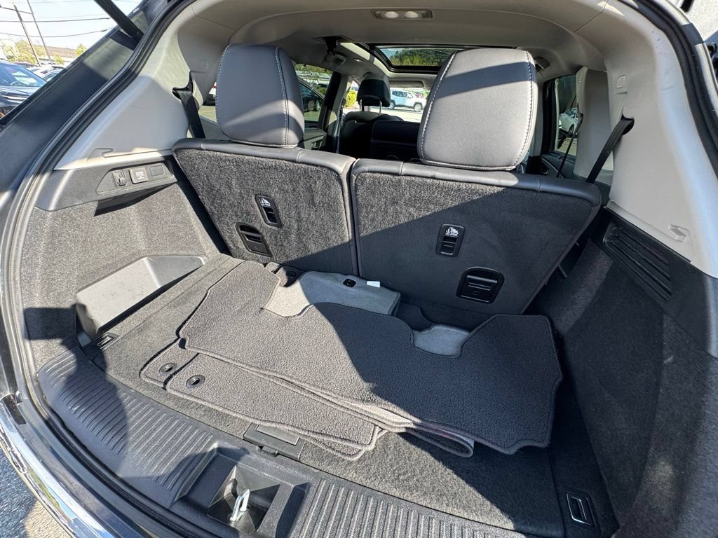 Used 2023 Acura MDX w/ Technology Package AWD/4WD image 33