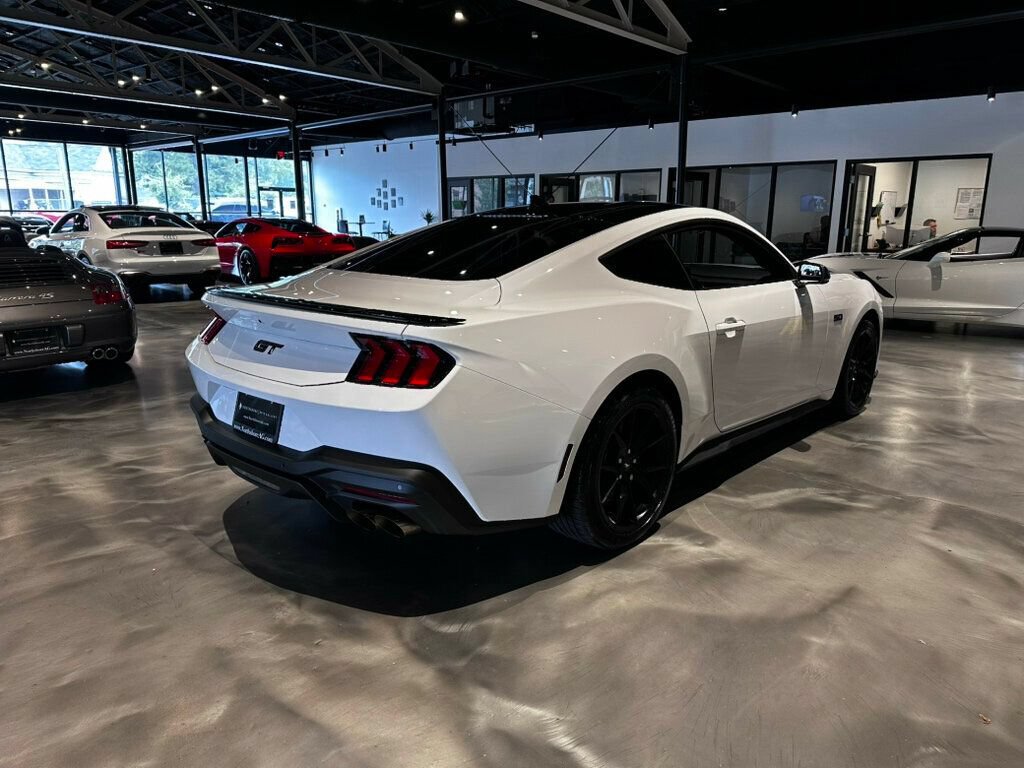 Used 2025 Ford Mustang GT Premium RWD image 5