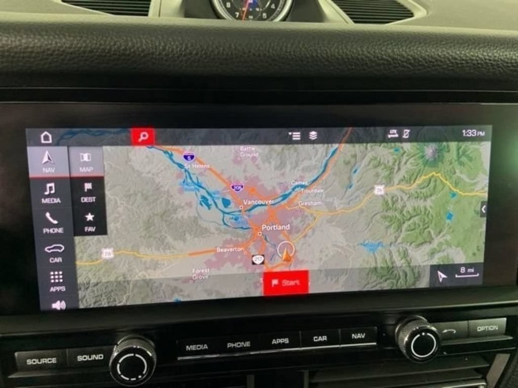 Used 2019 Porsche Macan AWD/4WD image 33