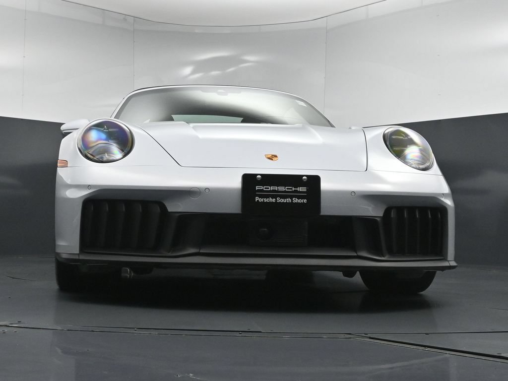 Certified 2025 Porsche 911 Targa 4 GTS AWD/4WD image 31