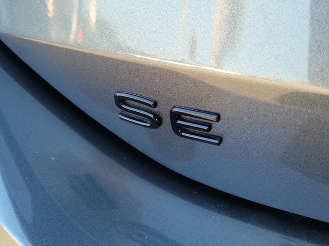 Certified 2025 Volkswagen Tiguan SE R-Line AWD/4WD image 6
