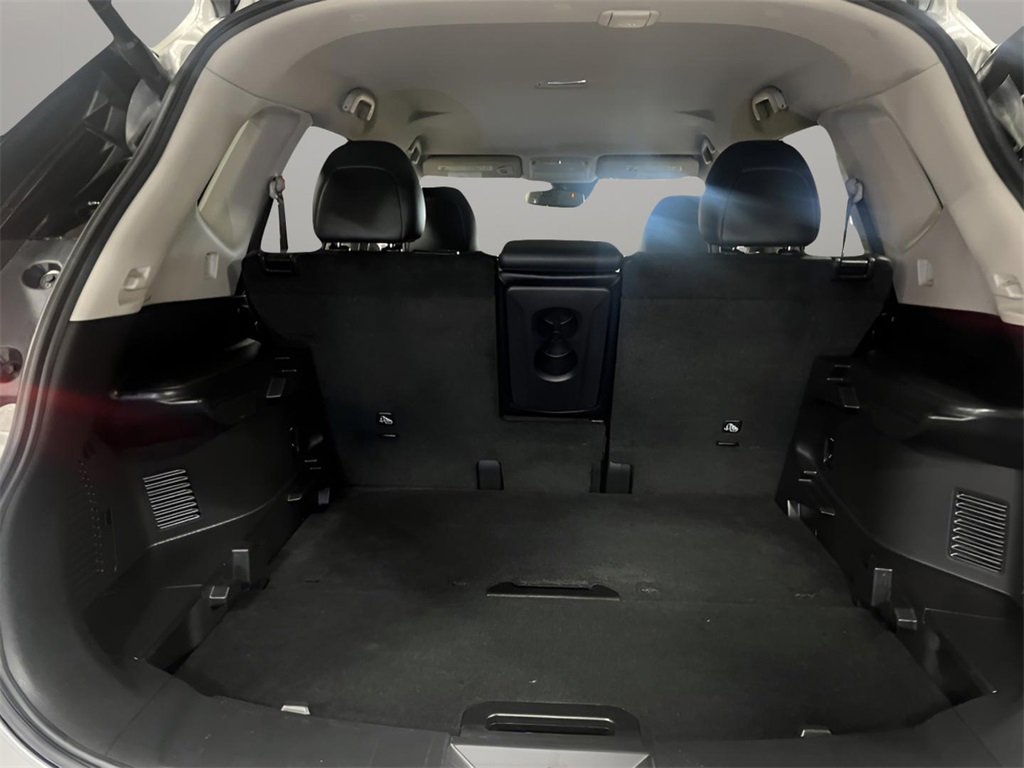 Used 2017 Nissan Rogue SL image 40