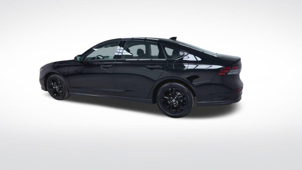 Used 2025 Honda Accord SE image 6