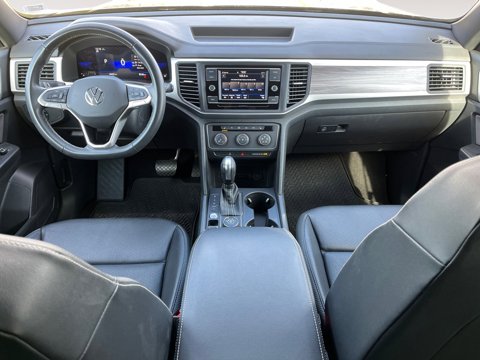 Certified 2022 Volkswagen Atlas Cross Sport SE image 11